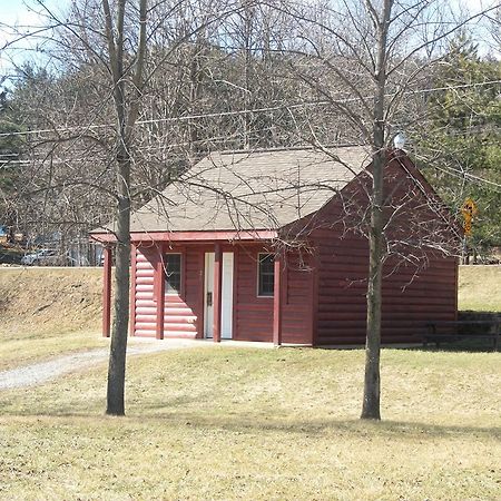 Mohican Little Brown Inn Loudonville Exteriér fotografie