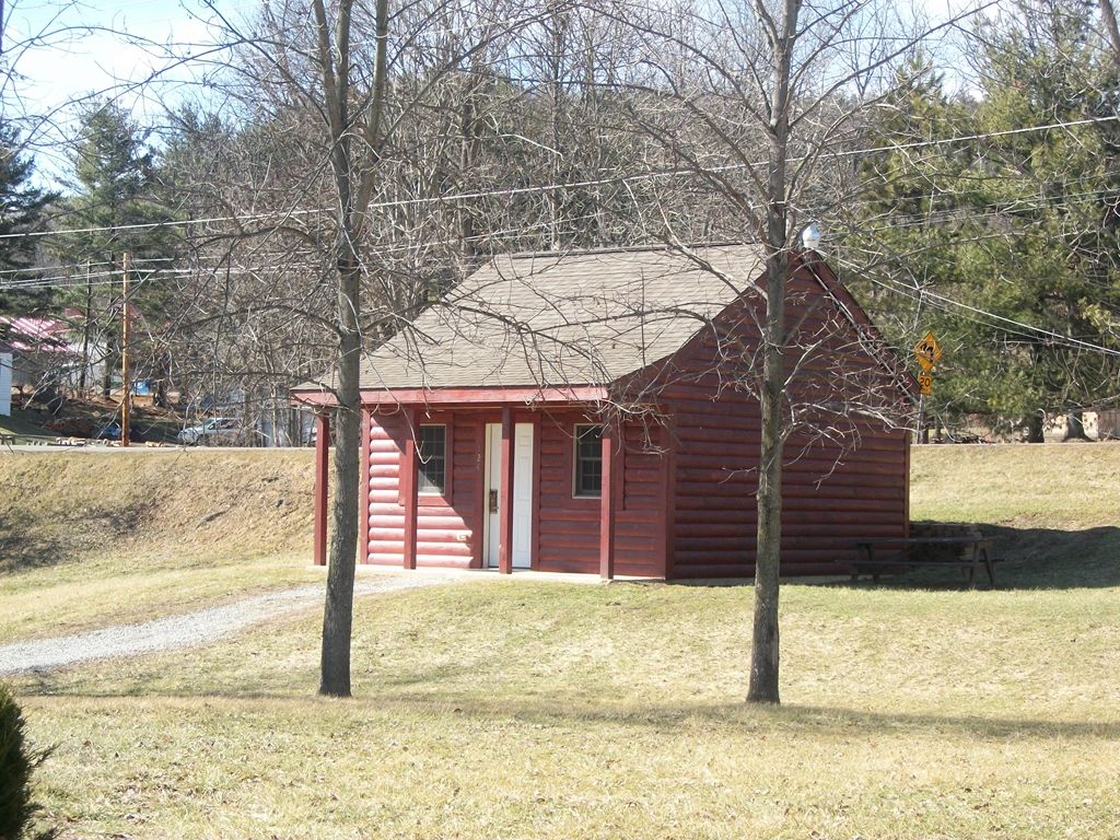 Mohican Little Brown Inn Loudonville Exteriér fotografie